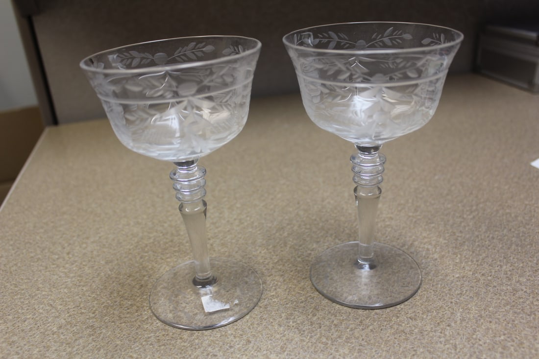 Set of 2 Etched Glass Goblets (1 of 2)