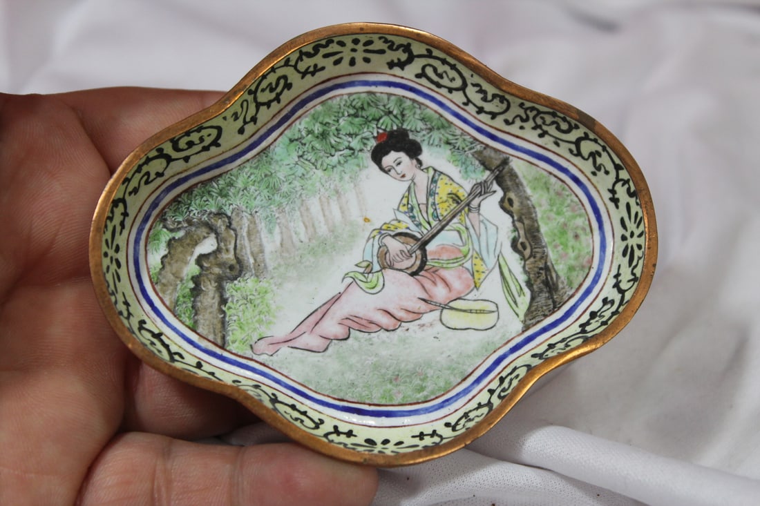 A Chinese Enamel Dish: 3 7/8" across
