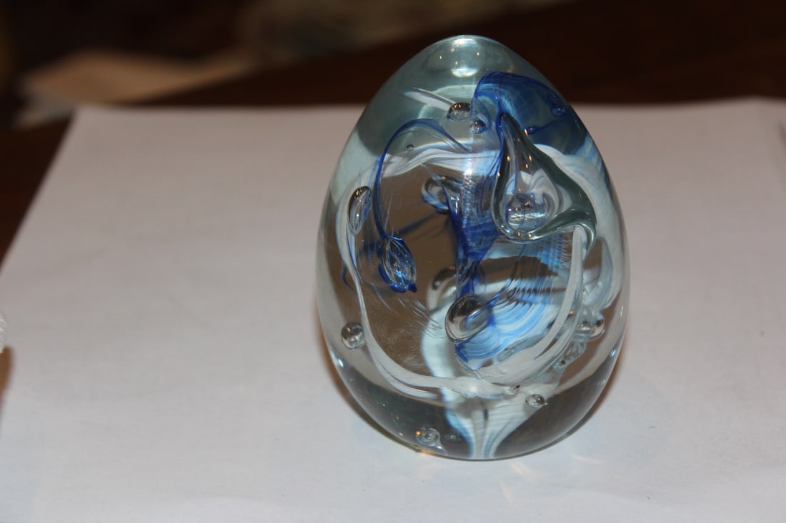 Art Glass Paperweight: 3 1/4" tall