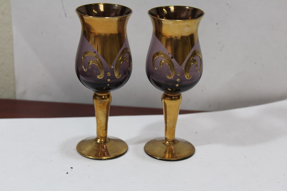 A Pair of Gold Guilted Bohemian Small Glass Cups (1 of 6)