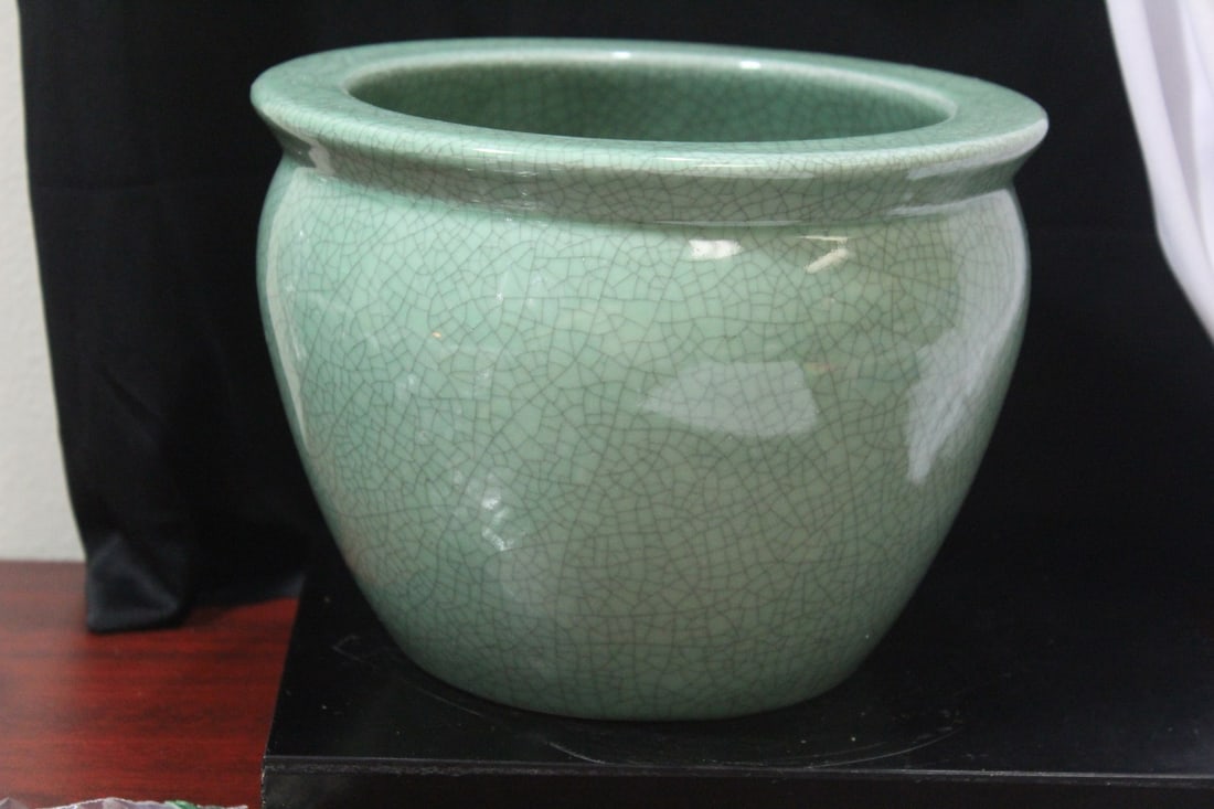 A Chinese Celadon Plant Pot: 6 1/4" tall by 8 3/8" in diameter