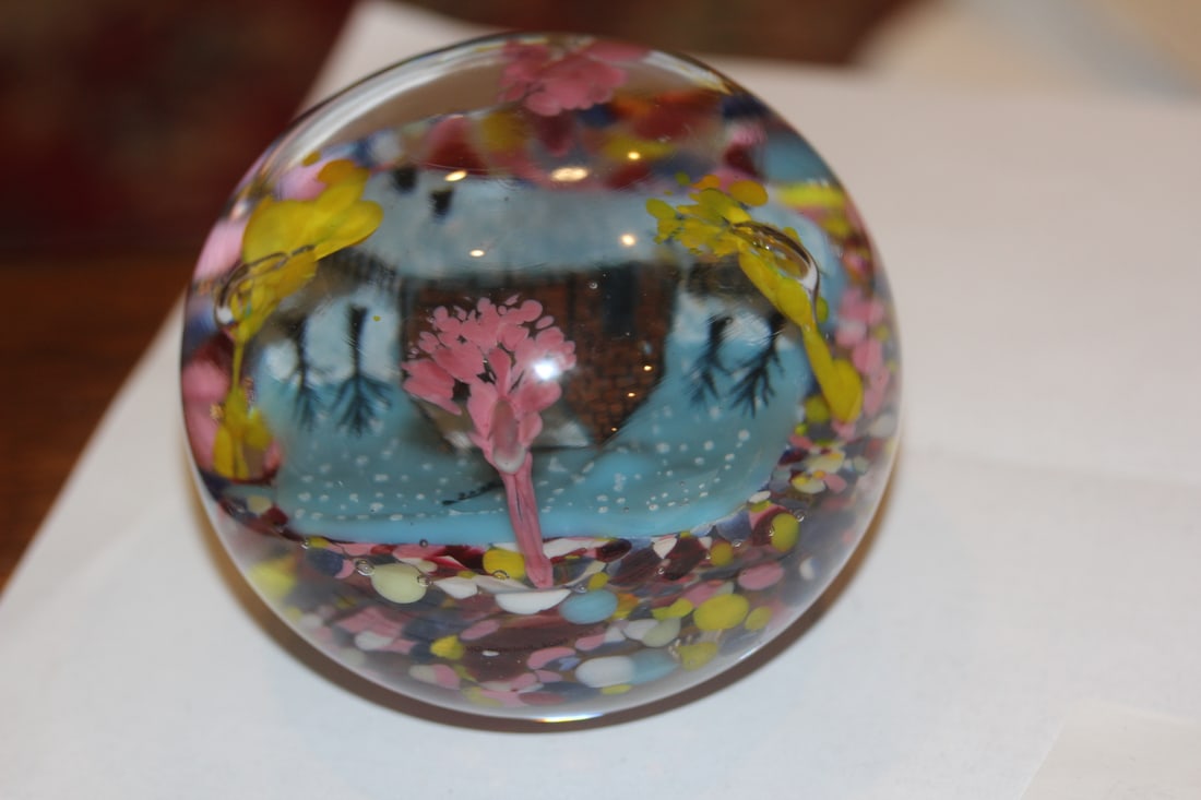 Artglass Paperweight of a House: 3 1/2" in diameter