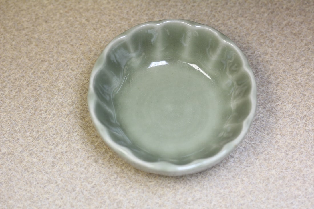 Antique Chinese Celadon Bowl: 19th century - 4" in diameter - Ming dynasty or earlier