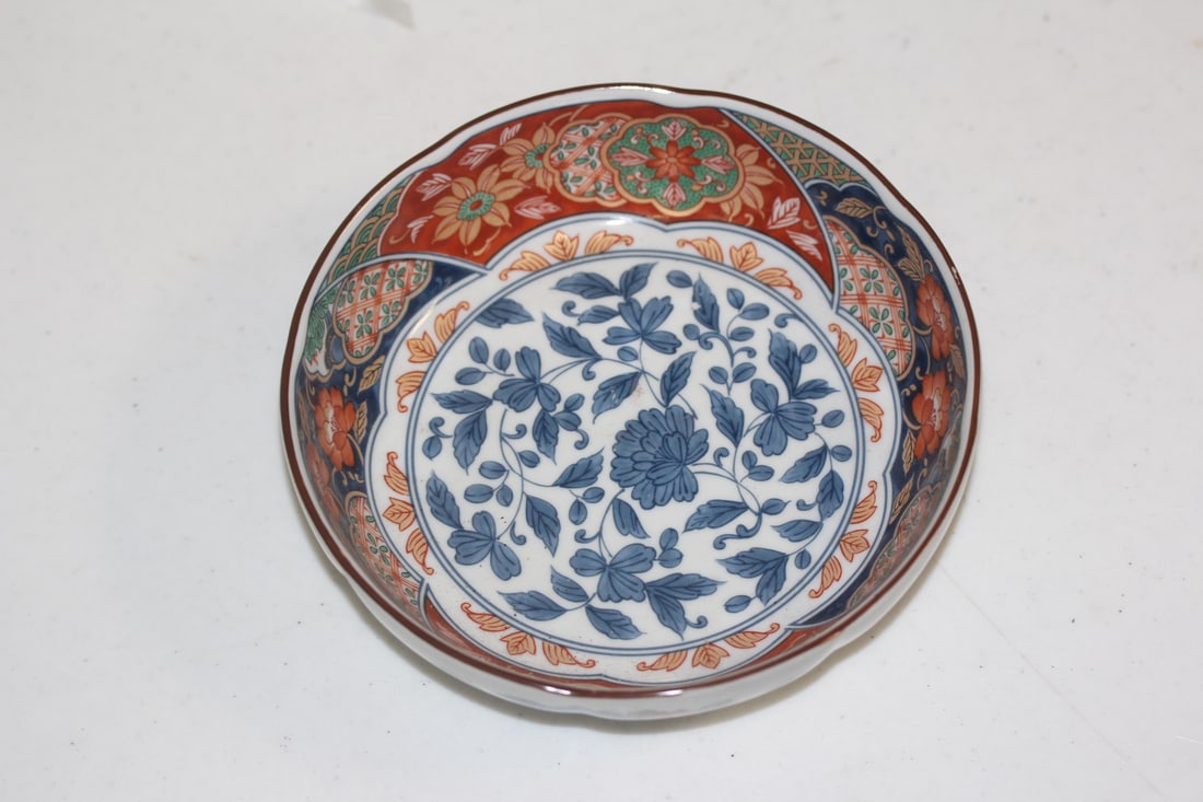 Signed Japanese Imari Bowl (1 of 5)