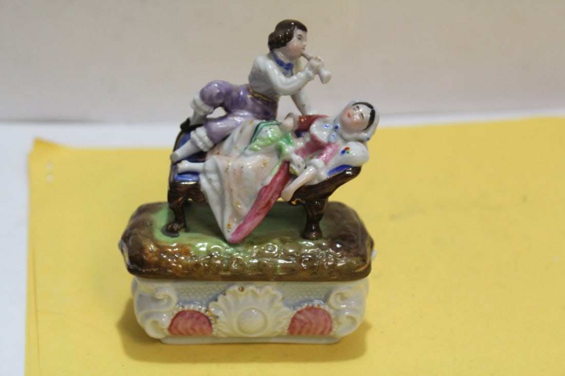 An Antique Victorian Ceramic Trinket Box: please note: losses on the feet - as found - 4 1/4" tall