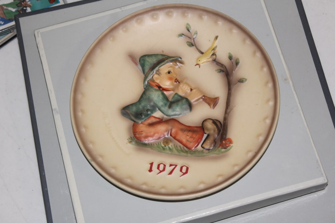 Hummel Plate: 7 1/2" in diameter