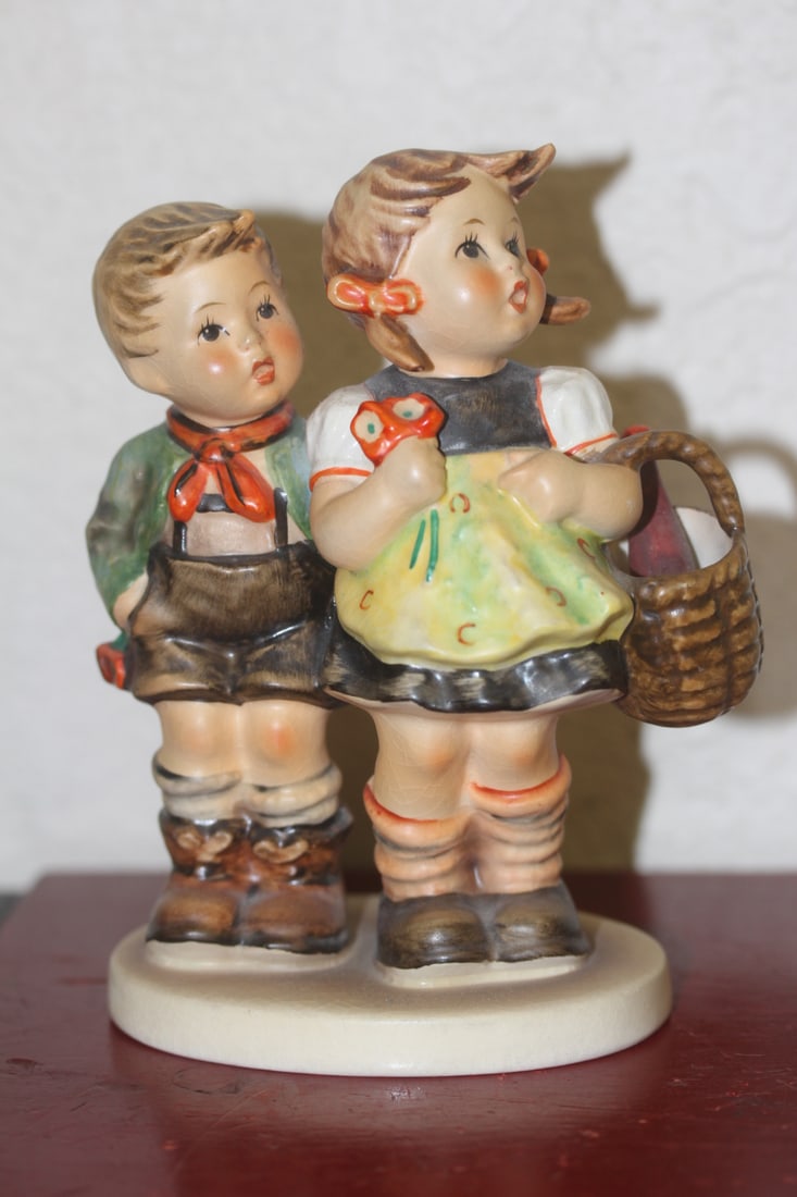 Hummel Figurine (1 of 7)