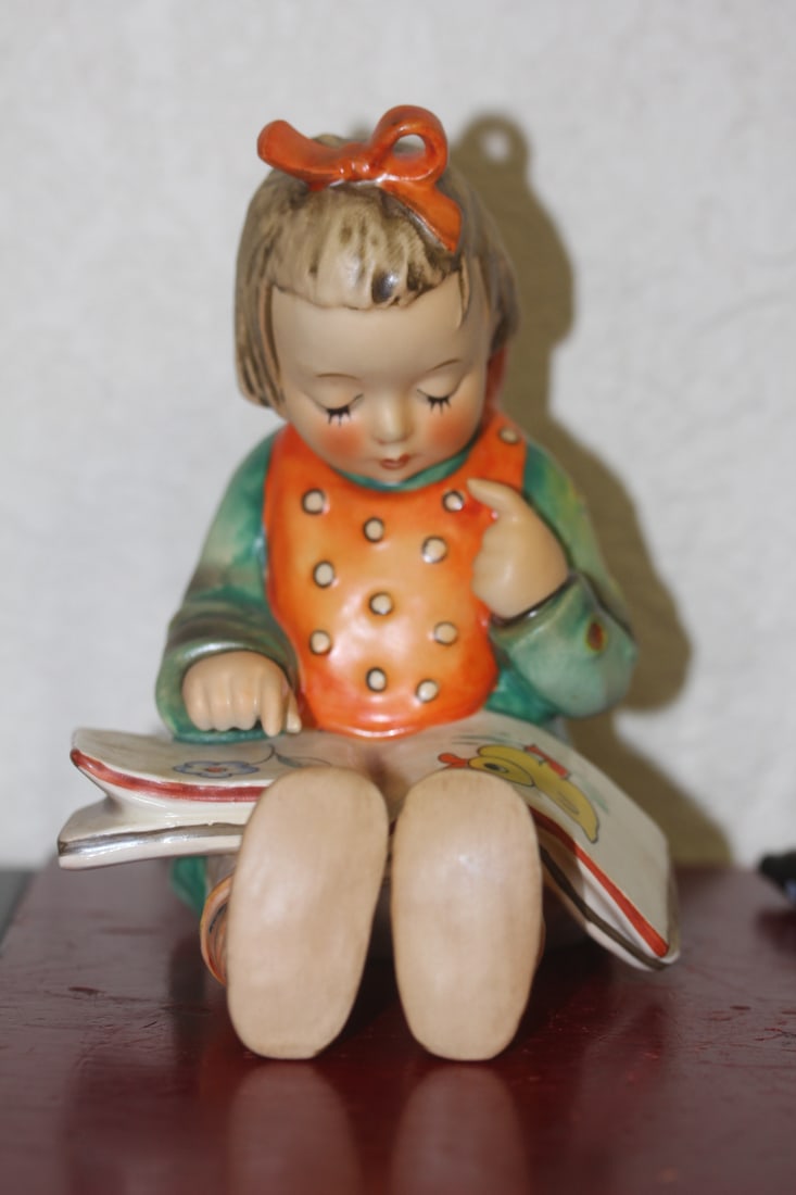 Hummel Figurine: 6" tall