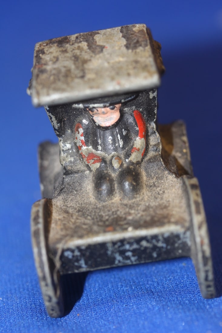 Single Wagon Cast Iron Shaker: 2 3/4" tall