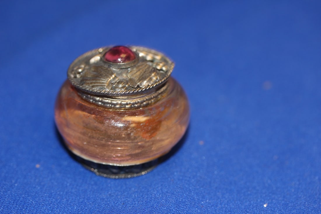 An Oriental Glass and Metal Trinket Box: 2 inches in diameter