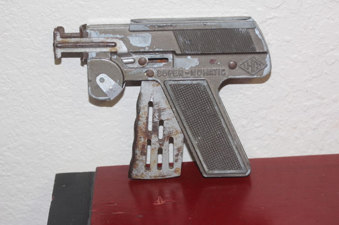 Vintage Metal Cap Toy Gun: 5 3/4" across