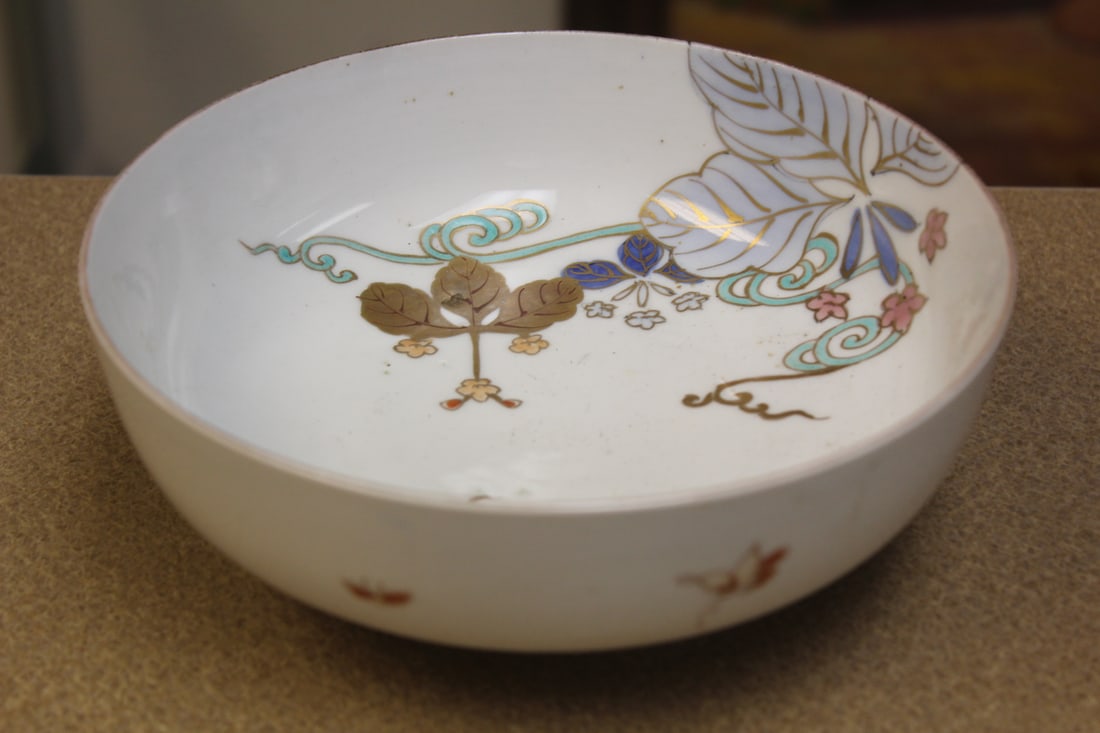 Antique Imari/Arita Bowl: possibly Kakiemon Imari/Arita - 19th century - 7 1/8" in diameter