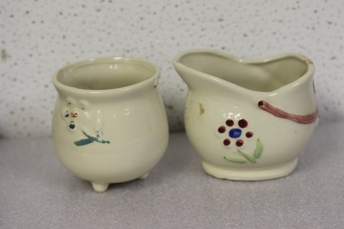 Lot of Two Shawnee Pottery Planter: 4 1/4" in diameter