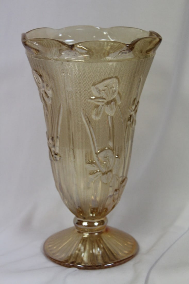 A Carnival Glass Vase (1 of 6)