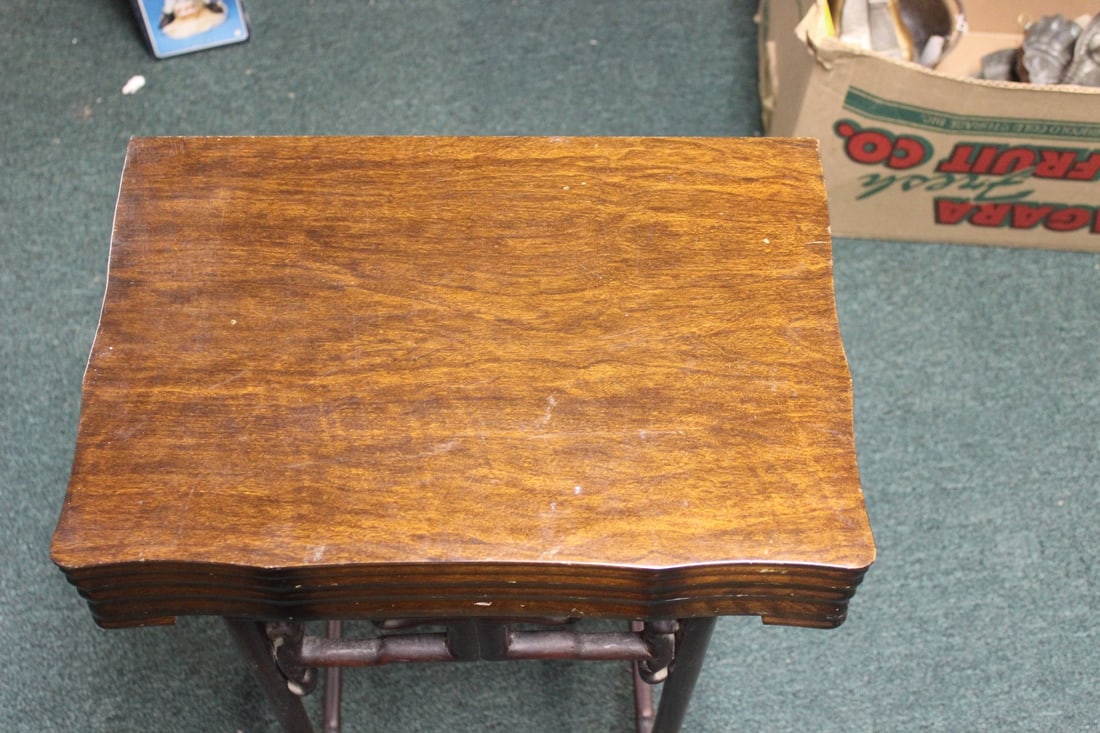 A Wooden Utensil Box (1 of 5)