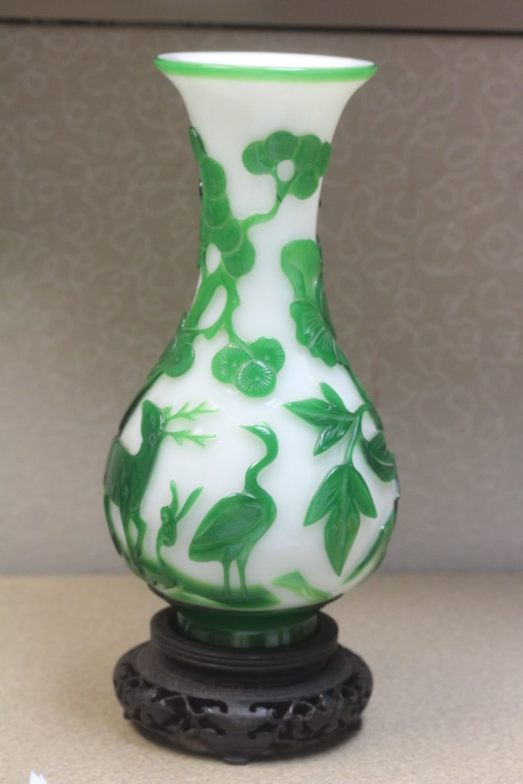 Peking Glass Vase (1 of 11)