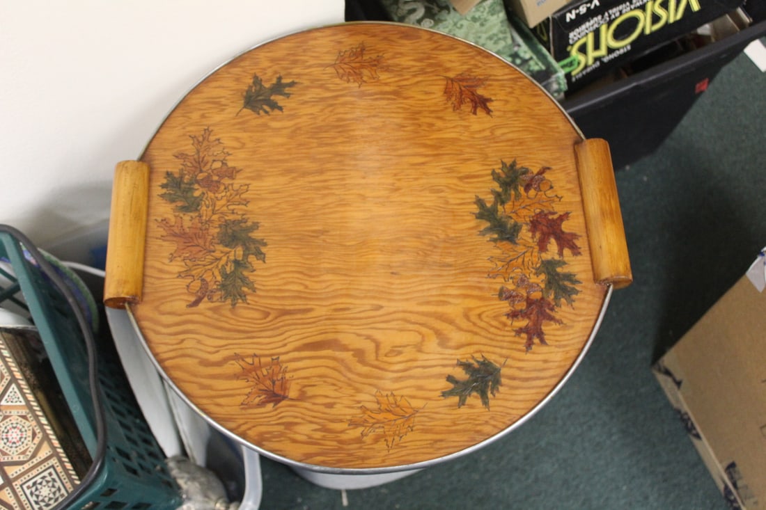 Retro Wooden Server: 18" in diameter without the handle