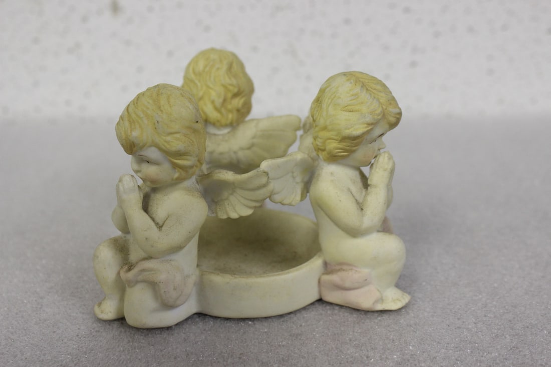 A Ceramic of 3 Articles: 3 1/2" tall