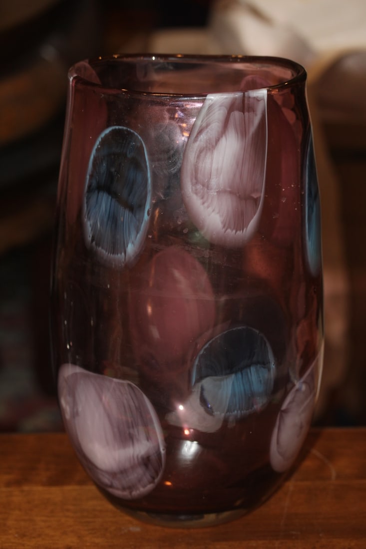 Artglass Vase: 11" tall