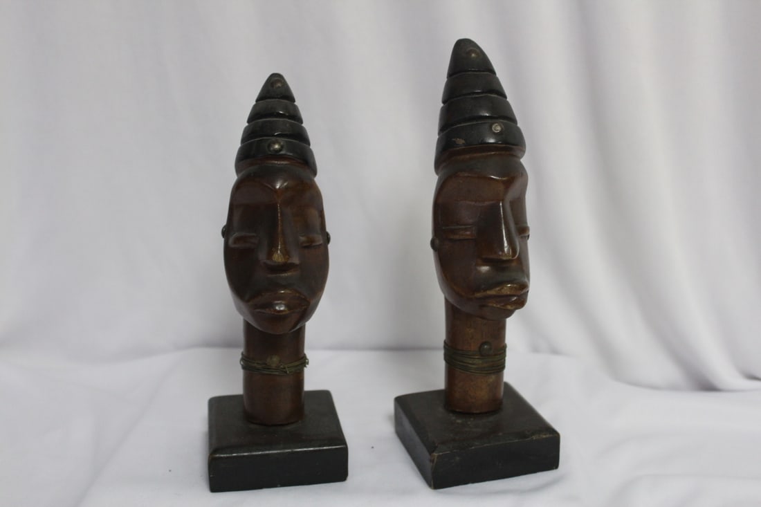 Lot Of 2 Wooden Statues: Taller one = 9 3/4"