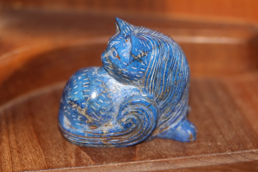 Lapis Lazuli Gemstone Cat: beautifully carved - 2 1/4" across