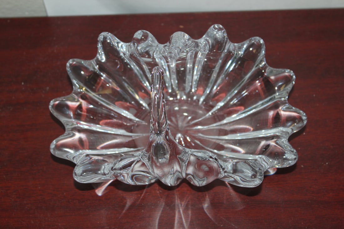 A Crystal Basket: 7 5/8" wide