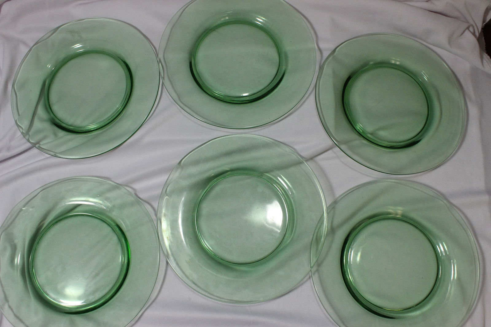 Set of 6 Vaseline Glass Plate (1 of 4)