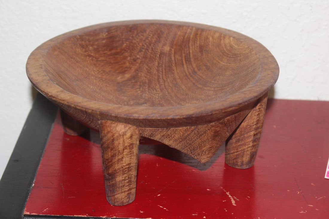 Solid Wood Fiji Bowl: 4 legs - 8 1/8" in diameter