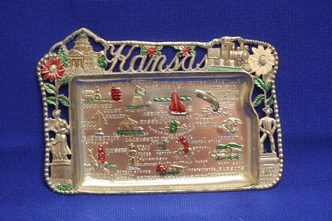A Kansas Souvenir Metal Ashtray: as shown