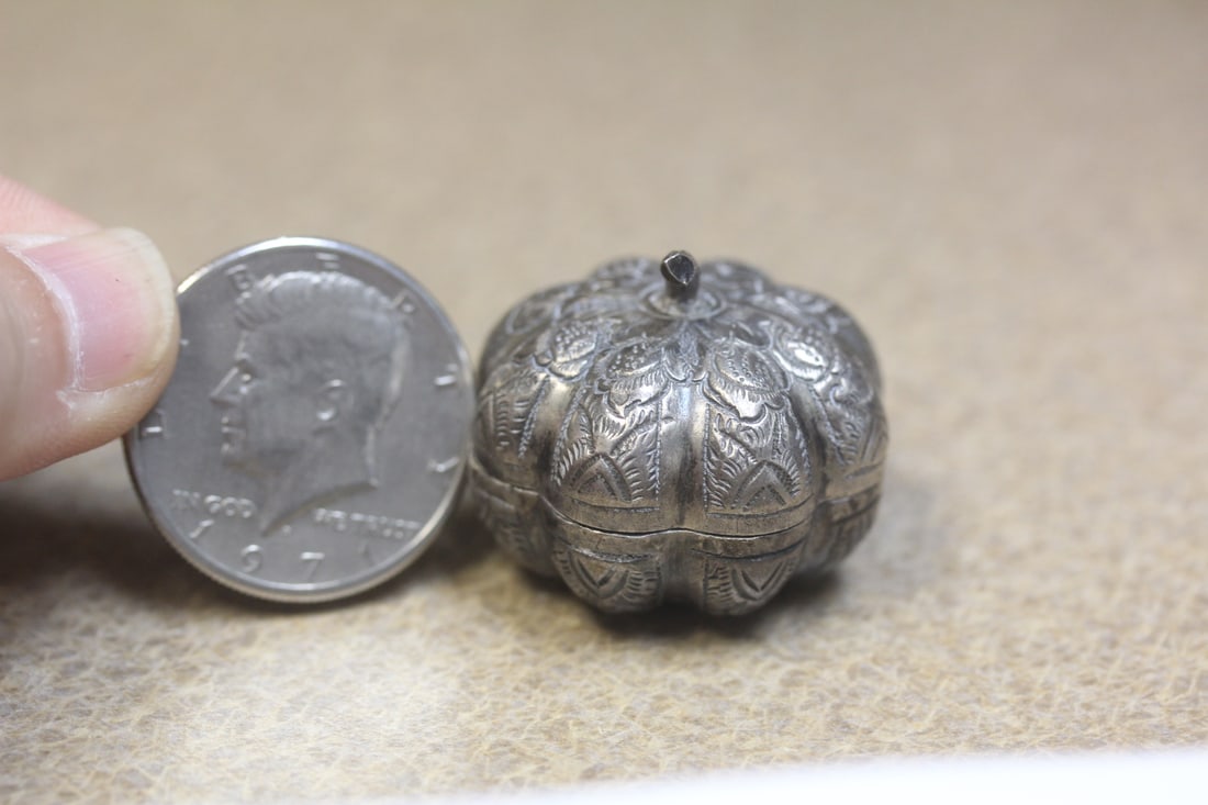 Oriental pumpkin silver trinket box - 9