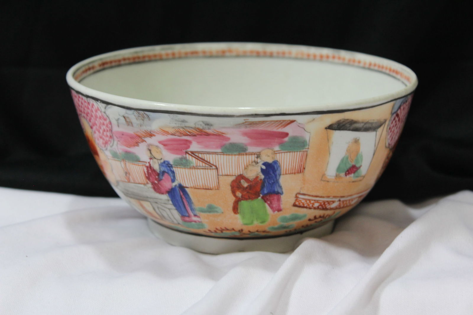 A Rare Chinese Export Bowl: 18th / 19th century - 6 1/8" in diameter