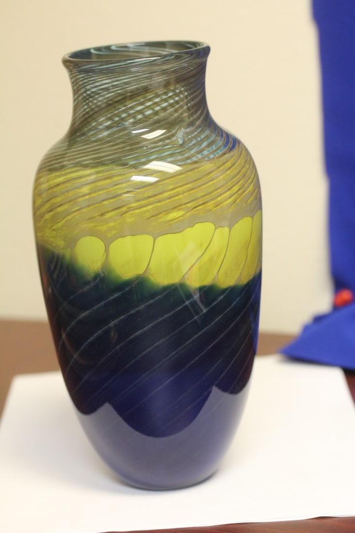 A Signed Artglass Vase - 4