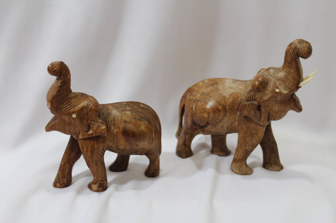 Lot of 2 Elephants (1 of 7)