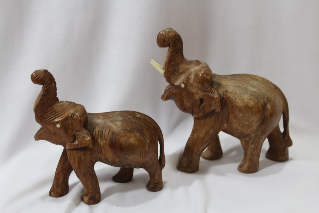 Lot of 2 Elephants - 4