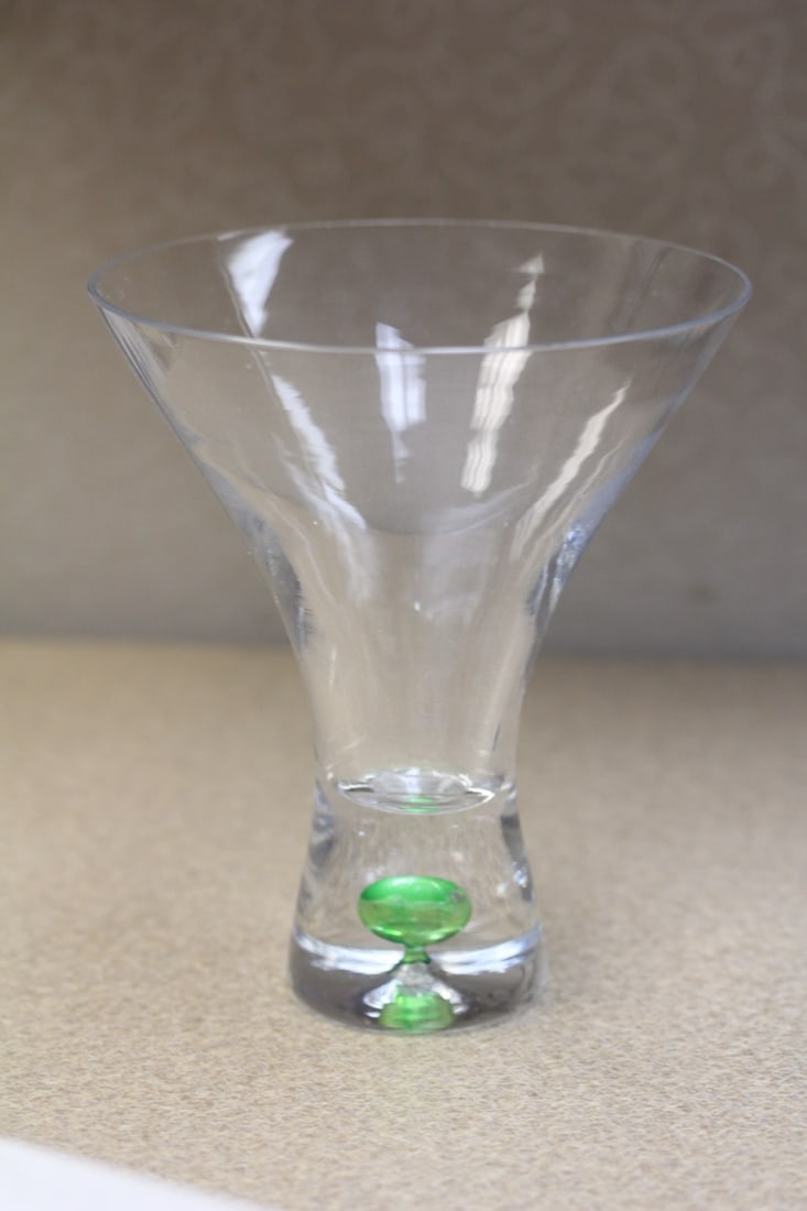 Artglass Cup: 5 1/4" tall