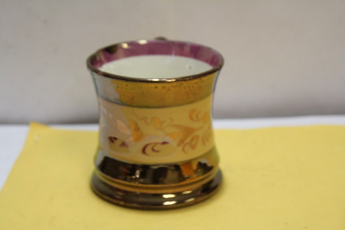 A Ceramic Lusterware Cup - 3