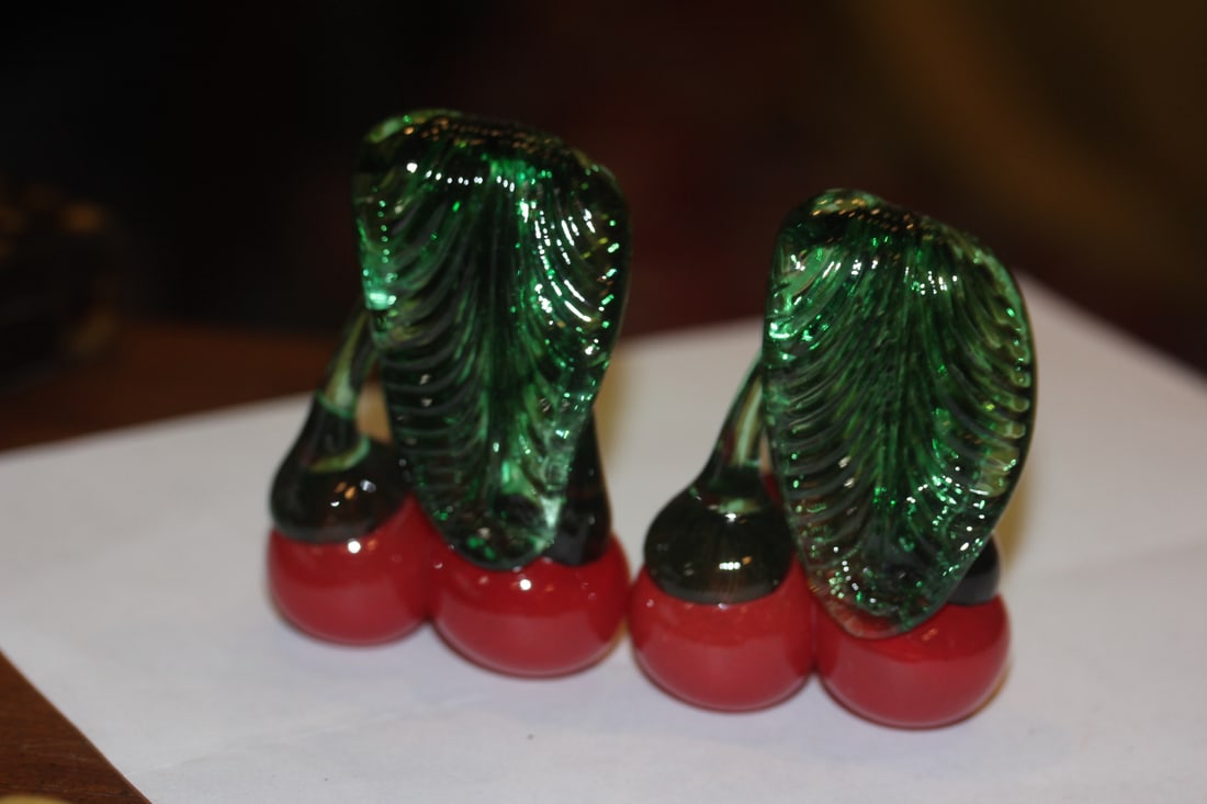 A Pair of Artglass Cherries?: 3" tall each