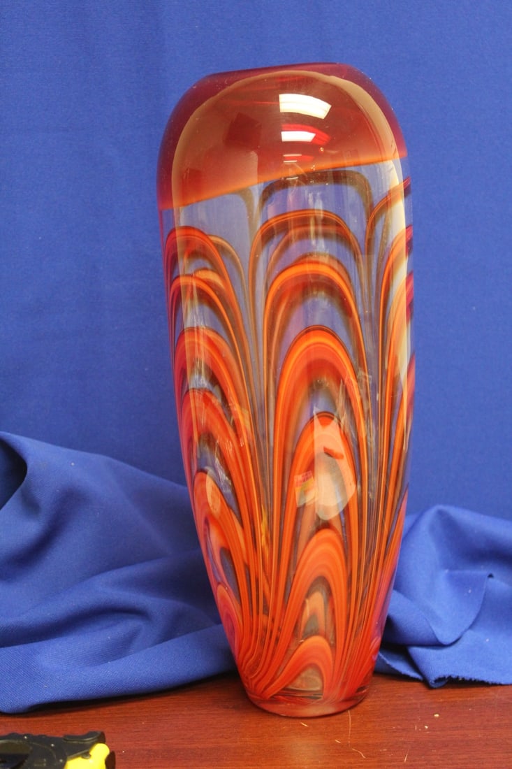 An Artglass Vase: 14 1/4" tall