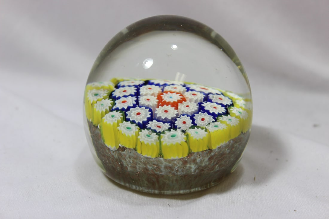 Millifiori Artglass Paperweight: 3 1/4" tall