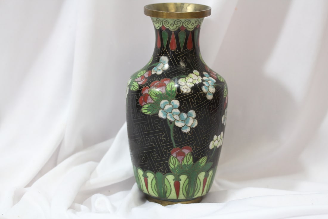 An Antique Chinese Cloisonne Vase (1 of 6)