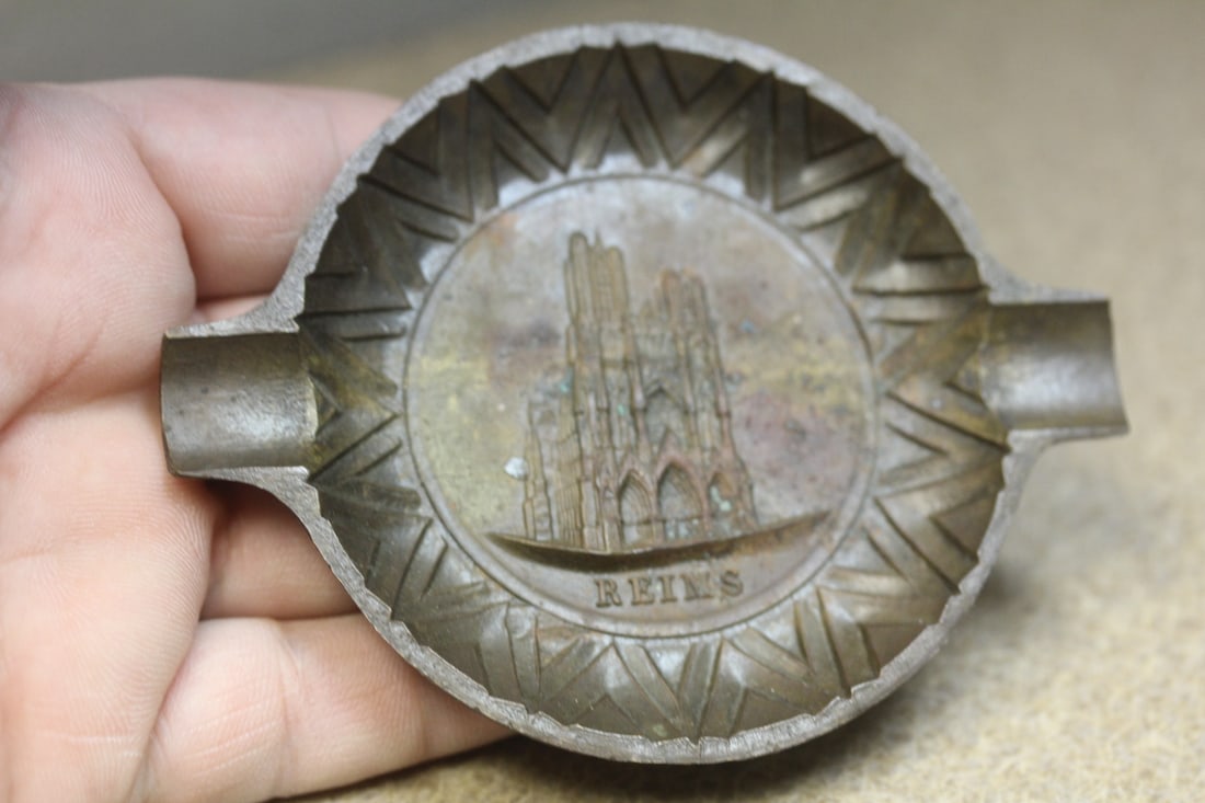 Reims Bronze Vintage Ashtray: 4 inches in diameter