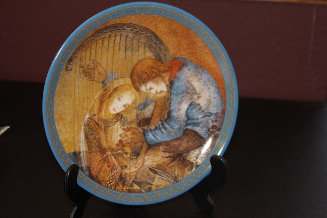 Collector's Plate - Konigszeit, Bavaria: Boxed with COA 7 1/2 inches in diameter