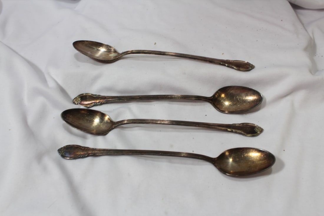Lot of 4 Silverplated Spoons: 7 3/4" long