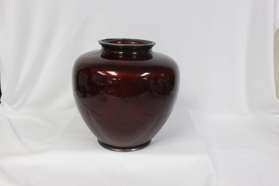 A Japanese Cloisonne Ginbari Pigeon's Blood Vase: 7 1/2" tall