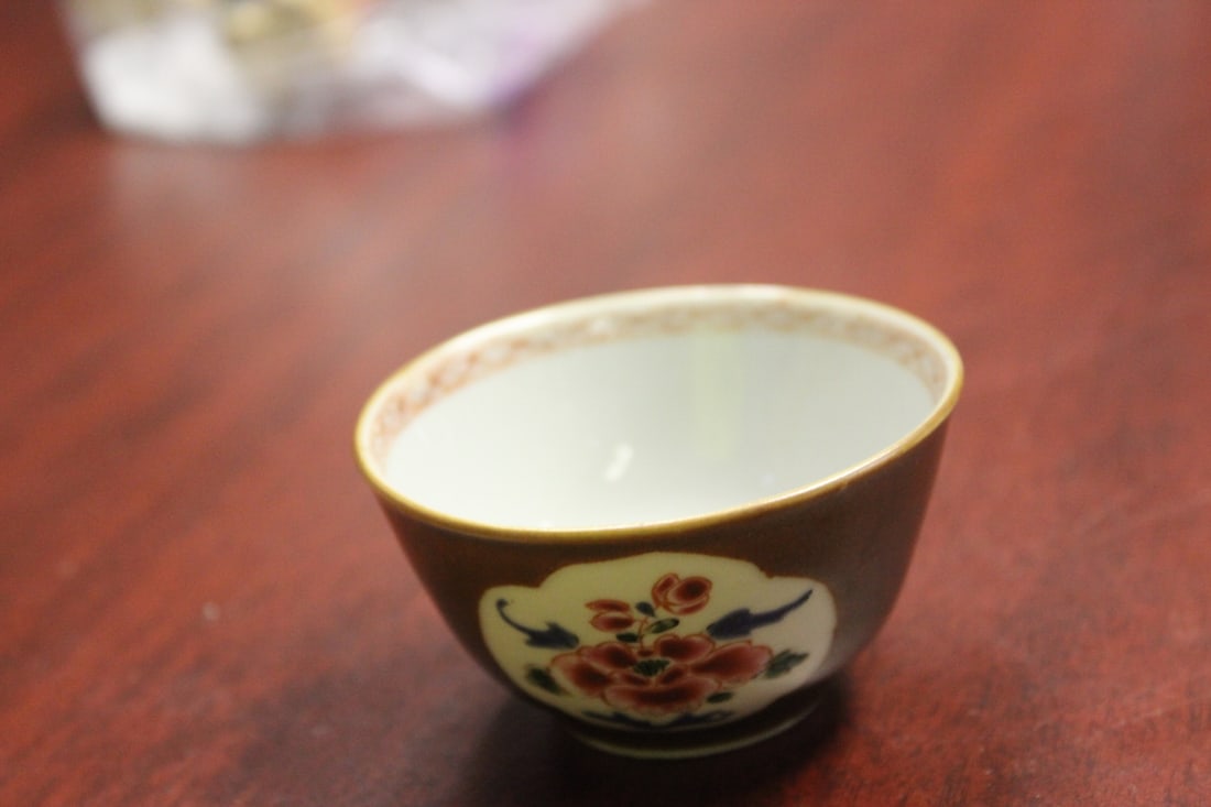 A Chinese Teadust or Caf? Au Lait Cup: 19th century - 2 7/8" in diameter
