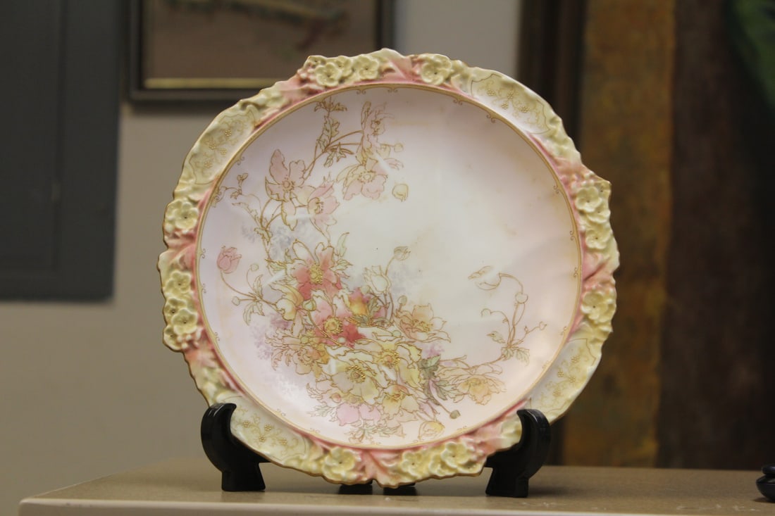 Rare Royal Doulton Burslem Pottery Plate (1 of 6)