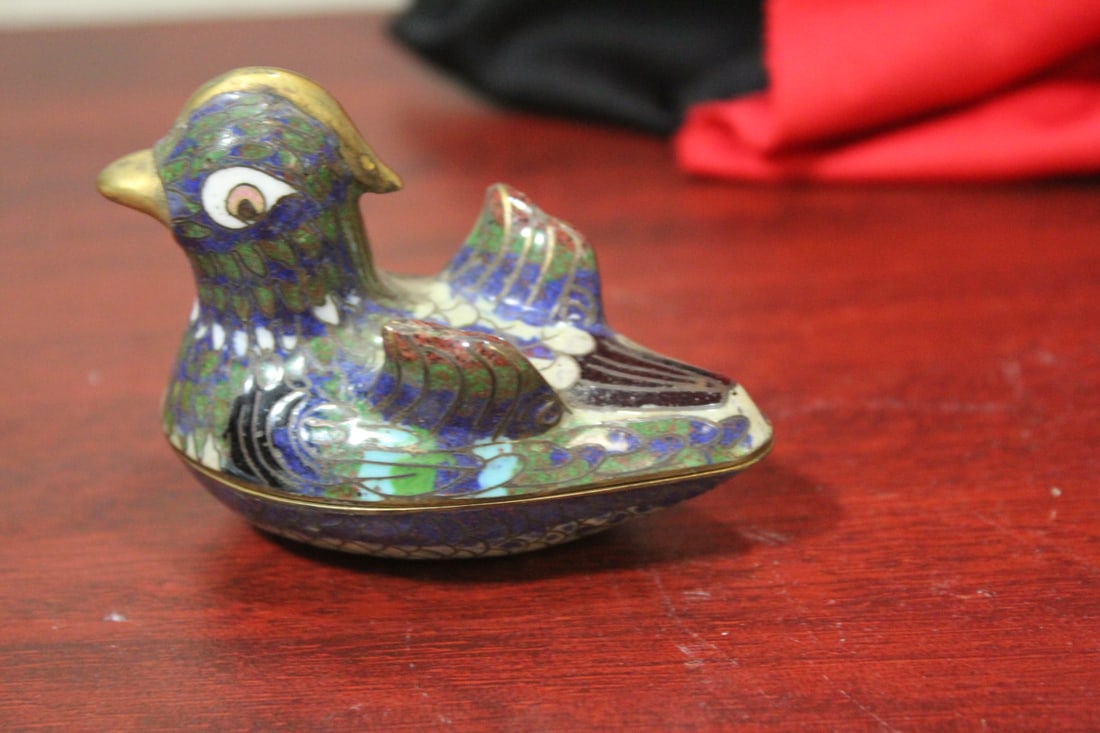 A Chinese Cloisonne Duck Trinket Box: 2 3/4" long