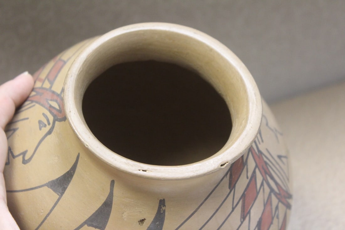 Antique Native American Pot - 5