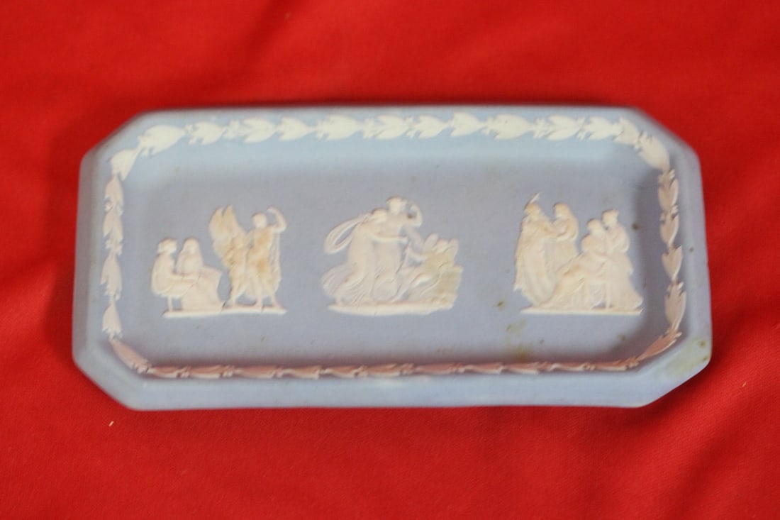 A Wedgwood Jasperware Tray: This piece I believe is old - 6" long