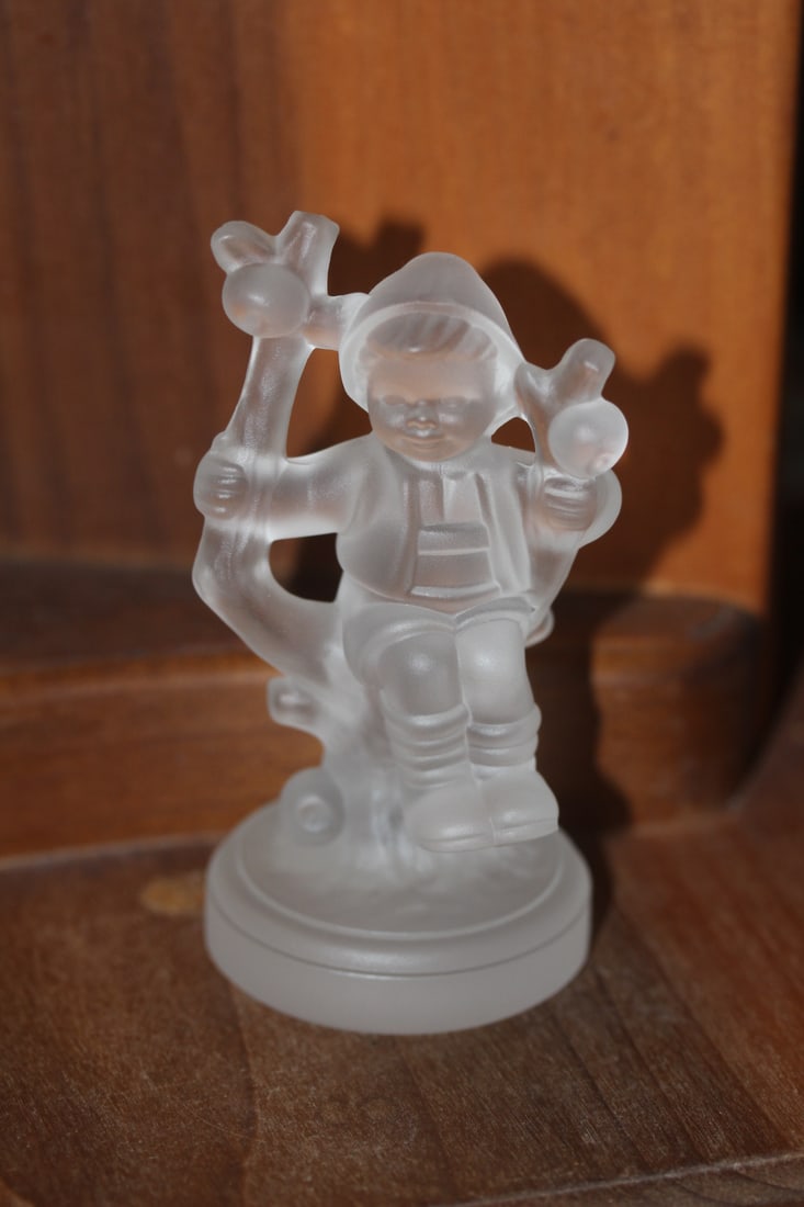 Crystal Hummel: 4" tall